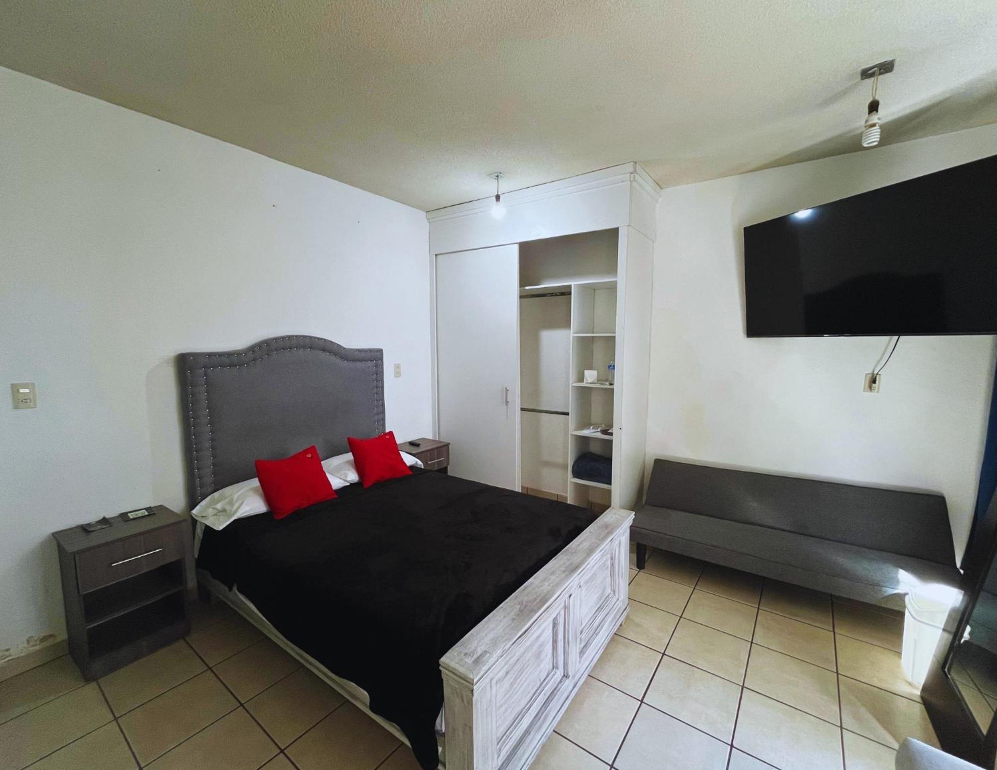 10 Venator House Boutique Aparthotel Леон Екстериор снимка